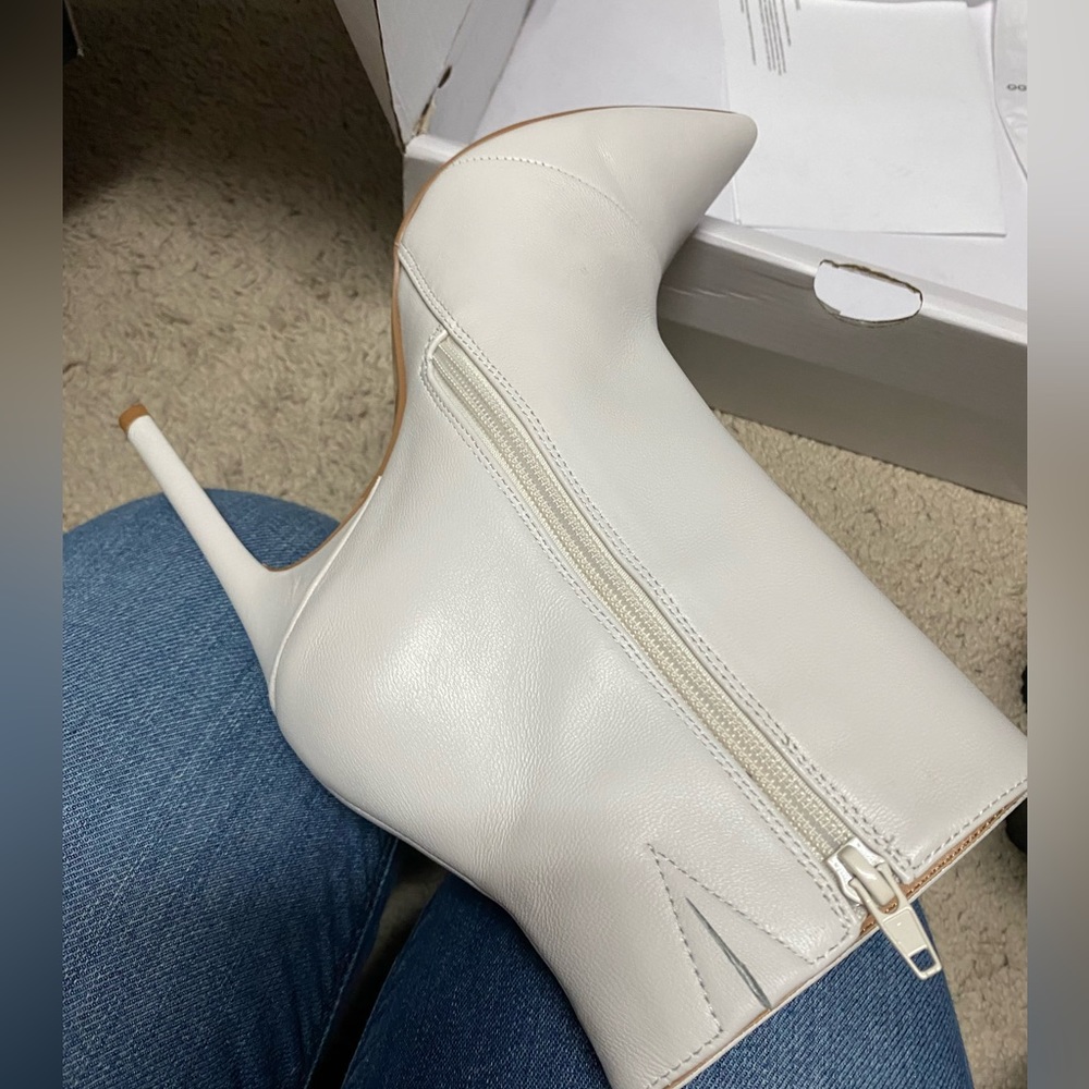 Express Women’s Boots - Picture 6 of 6
